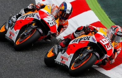 Video đua xe MotoGP 2014: Những khoảnh khắc ấn tượng nhất chặng Catalunya