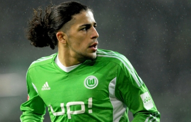 Sợ ‘vồ hụt’ Moreno, Liverpool nhắm thêm sao Thụy Sỹ