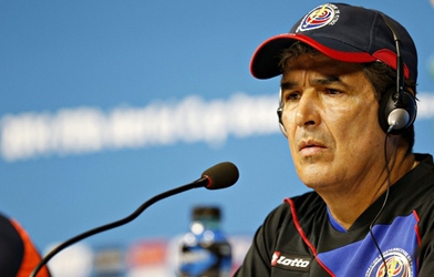 HLV Costa Rica ‘xát muối’ vào nỗi đau của Anh, Italia và Uruguay