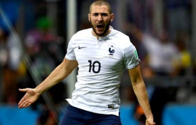 Real Madrid vội vã tăng lương cho Benzema