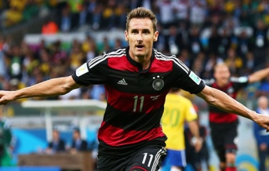 VIDEO: Bàn thắng thứ 16 giúp Klose trở thành huyền thoại World Cup