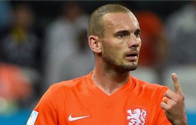 Van Gaal gây sốc chiêu mộ Sneijder
