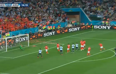 VIDEO: Pha sút phạt tinh quái của Messi ở trận gặp Hà Lan