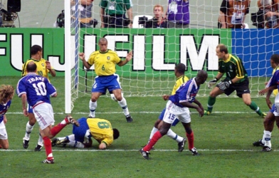 Video clip bàn thắng Pháp 3-0 Brazil (Chung kết World Cup 1998)