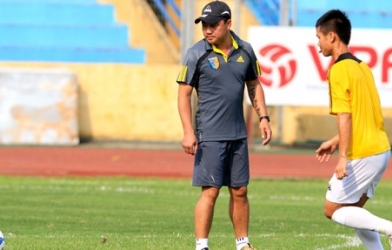 HLV Trương Việt Hoàng mất việc trong lúc đi nghỉ mát