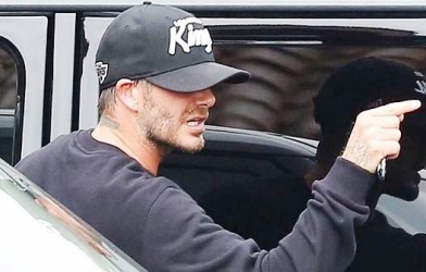 Beckham nổi cáu vì các tay săn ảnh vượt đèn đỏ