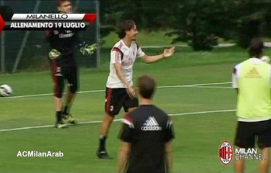 VIDEO: Ông vua việt vị Inzaghi dạy học trò cách ghi bàn trong vòng cấm