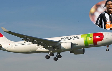 Ronaldinho 'biến mất' bí ẩn sau khi bay tới Bồ Đào Nha