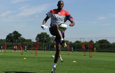 Arsenal và vấn đề tiền vệ phòng ngự: Thừa quân mà vẫn thiếu