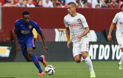 VIDEO: Màn trình diễn ấn tượng của Vidic trong ngày tái ngộ Man Utd