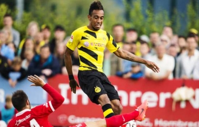Tân binh thi nhau lập công, Dortmund đại thắng 10-0