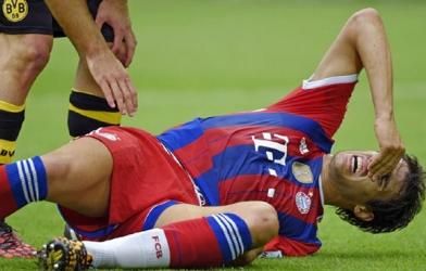 VIDEO: Cận cảnh chấn thương nghiêm trọng của Javi Martinez ở trận Siêu cúp Đức