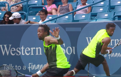 VIDEO: Pha xoay người đánh bóng 360 độ của ảo thuật gia Gael Monfils