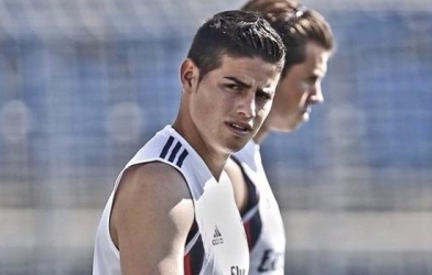 James Rodriguez suýt dính chấn thương nặng vì Arbeloa