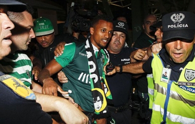 Nani được chào đón như người hùng khi trở lại Sporting