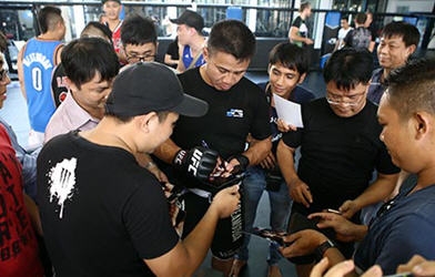 Cung Lê bị Bisping châm chọc trước đại chiến