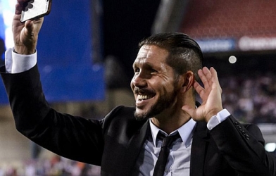 HLV Diego Simeone vẫn khiêm tốn sau khi đánh bại Real Madrid