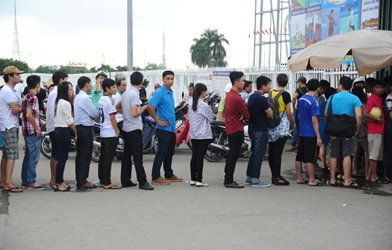 NHM vất vả mua vé trận U19 Việt Nam và U19 Nhật Bản