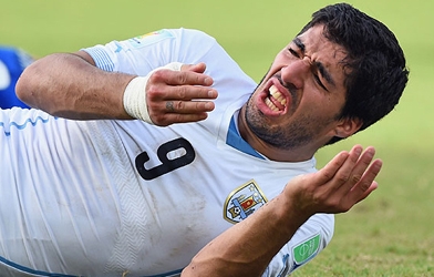 Suarez họp mặt ‘thề, hứa, đảm bảo’… không cắn