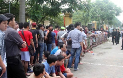 VFF! Xin đừng làm khổ người hâm mộ thêm nữa!