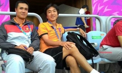 HLV Miura tới sân dự khán trận Olympic Kyrgyzstan cầm hòa Iran