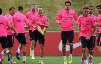 HLV Luis Enrique siết chặt kỷ luật tại Barcelona