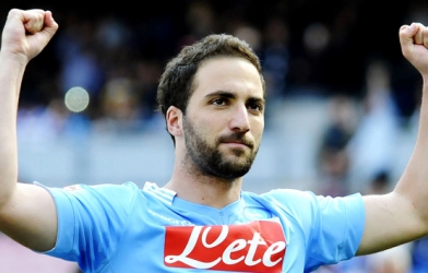 Higuain nói về tin đồn sẽ gia nhập Premier League