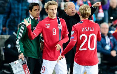 Thần đồng Na Uy chia sẻ cảm xúc khi đi vào lịch sử Euro