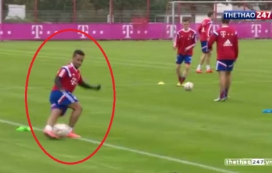 VIDEO: Sao trẻ Bayern khiến đồng đội 'lác mắt' với màn diễn xiếc với bóng
