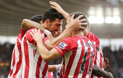 Southampton thắng sốc 8-0 trước Sunderland