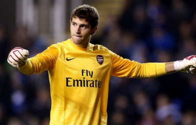 Arsenal khủng hoảng… thủ môn