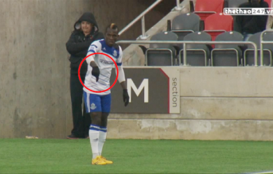 VIDEO: Siêu phẩm từ chấm phạt góc như David Beckham của cầu thủ vô danh