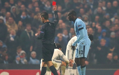 Toure xin lỗi vì thẻ đỏ thô thiển