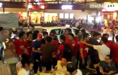 VIDEO: Fan MU ở TPHCM đứng xếp hàng để được gặp mặt Beckham