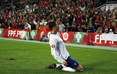 Ronaldo đi vào lịch sử Euro