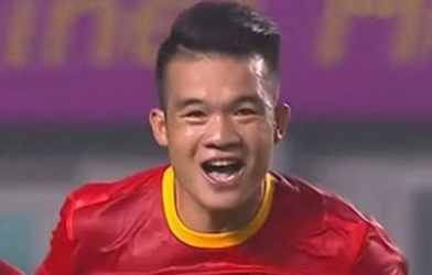 VIDEO: Phút 82 - Hoàng Thịnh nâng tỷ số lên 3-1 (Việt Nam 3-1 Malaysia)