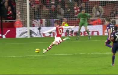 VIDEO: 5 bàn thắng đẹp nhất vòng 12-NHA 2014/15: Gỗ thượng hạng lên tiếng