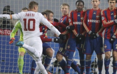 VIDEO: Totti lại lập kỷ lục mới ở đấu trường Champions League