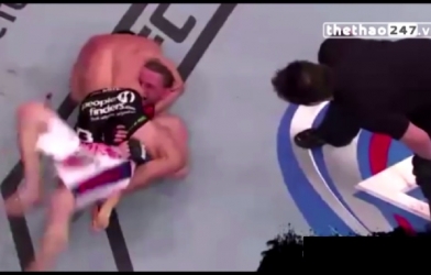 VIDEO: Tuyệt chiêu kẹp cổ khiến đối phương ''giãy giụa''