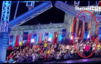 VIDEO: Cô gái xinh đẹp chinh phục những thử thách khó tin