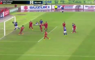 VIDEO: Pha cứu thua của Nguyên Mạnh ở phút 90+1