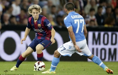 VIDEO: Sao trẻ Barca solo ghi bàn tuyệt đẹp từ giữa sân