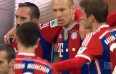 Video clip bàn thắng: Bayern Munich - Freiburg - Robben chạm mốc 100 bàn thắng