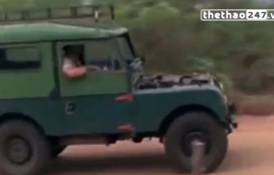Video hài hước: Nam thanh niên đi đón bạn gái với chiếc xe không phanh