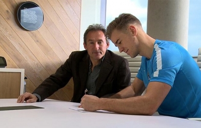 Chuyển nhượng 21/12: Tin chuyển nhượng về Joe Hart, Pedro, Sterling...