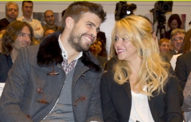 Shakira tranh luận với Pique về cách sử dụng Messi