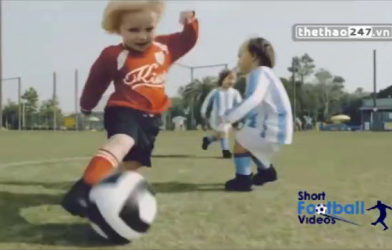 VIDEO: Màn đối đầu đẳng cấp giữa 'Ronaldo nhí' và 'Messi nhí'