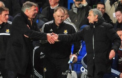 Jose Mourinho xin lỗi HLV của West Ham