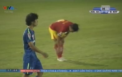 VIDEO: Công Phượng ghi bàn nâng tỷ số lên 2-0 cho HAGL