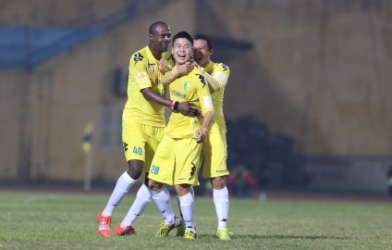 Cựu tuyển thủ U19 Việt Nam giúp Hà Nội T&T giành lại được 1 điểm